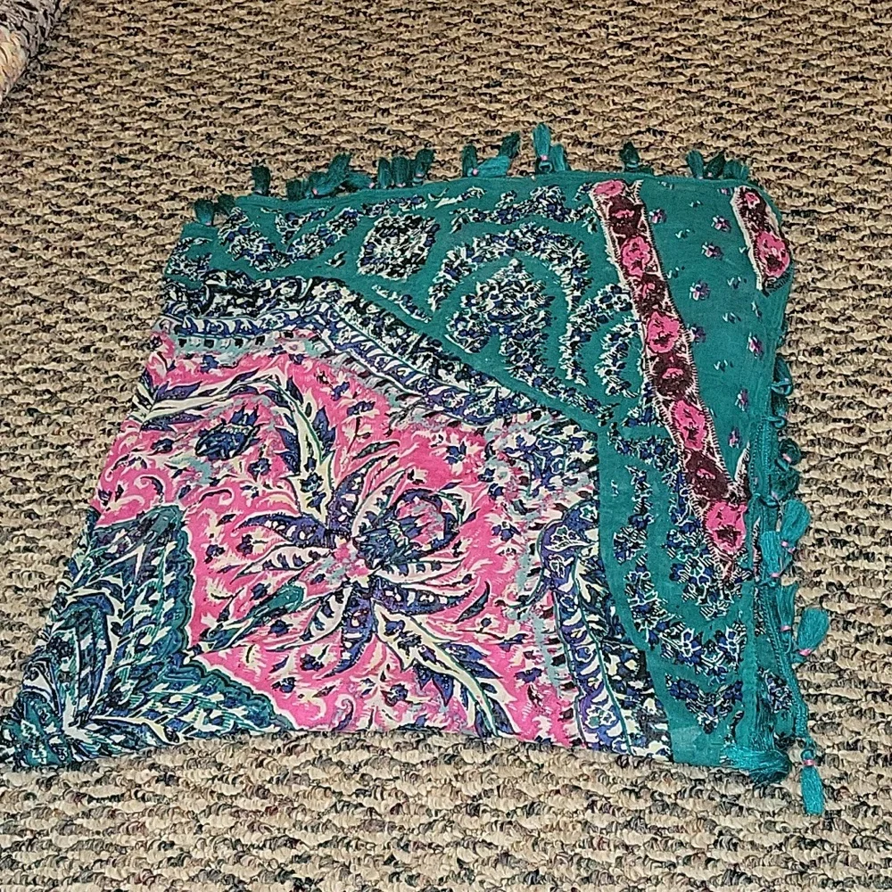 American Eagle Square teal and pink scarf